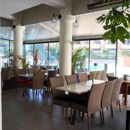 426, Vue Et Piscine By Palmazur