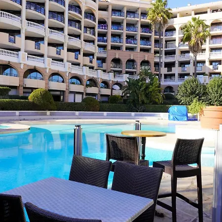 426, Vue Et Piscine By Palmazur